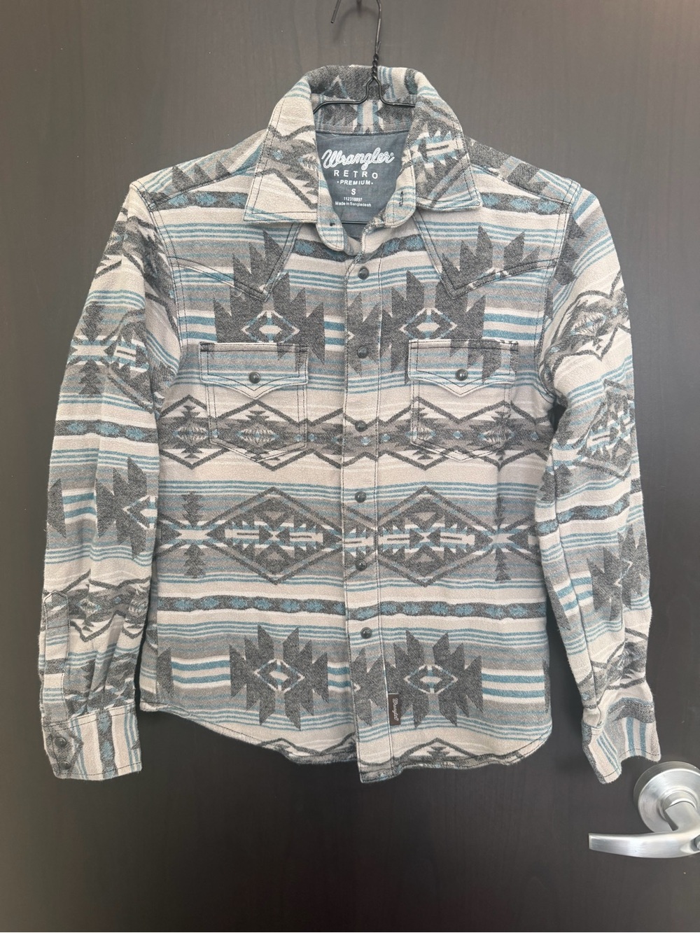 Wrangler Retro Premium Men’s Grey Aztec Western Pearl Snap Button-Up Shirt Small